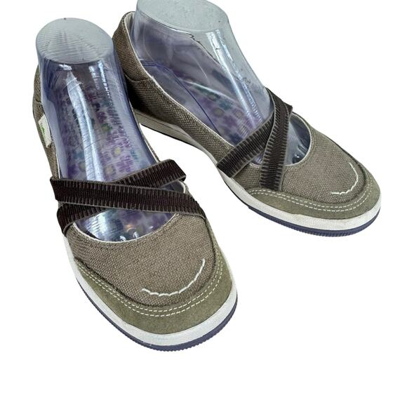 SIMPLE Shoes For A Happy Planet Tan Canvas Slip On Comfort Flat Shoes 9063 Sz 8 - Picture 1 of 10